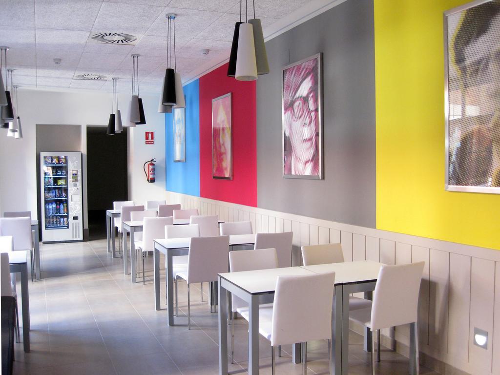 The Book Factory Hostel Valladolid Exteriör bild