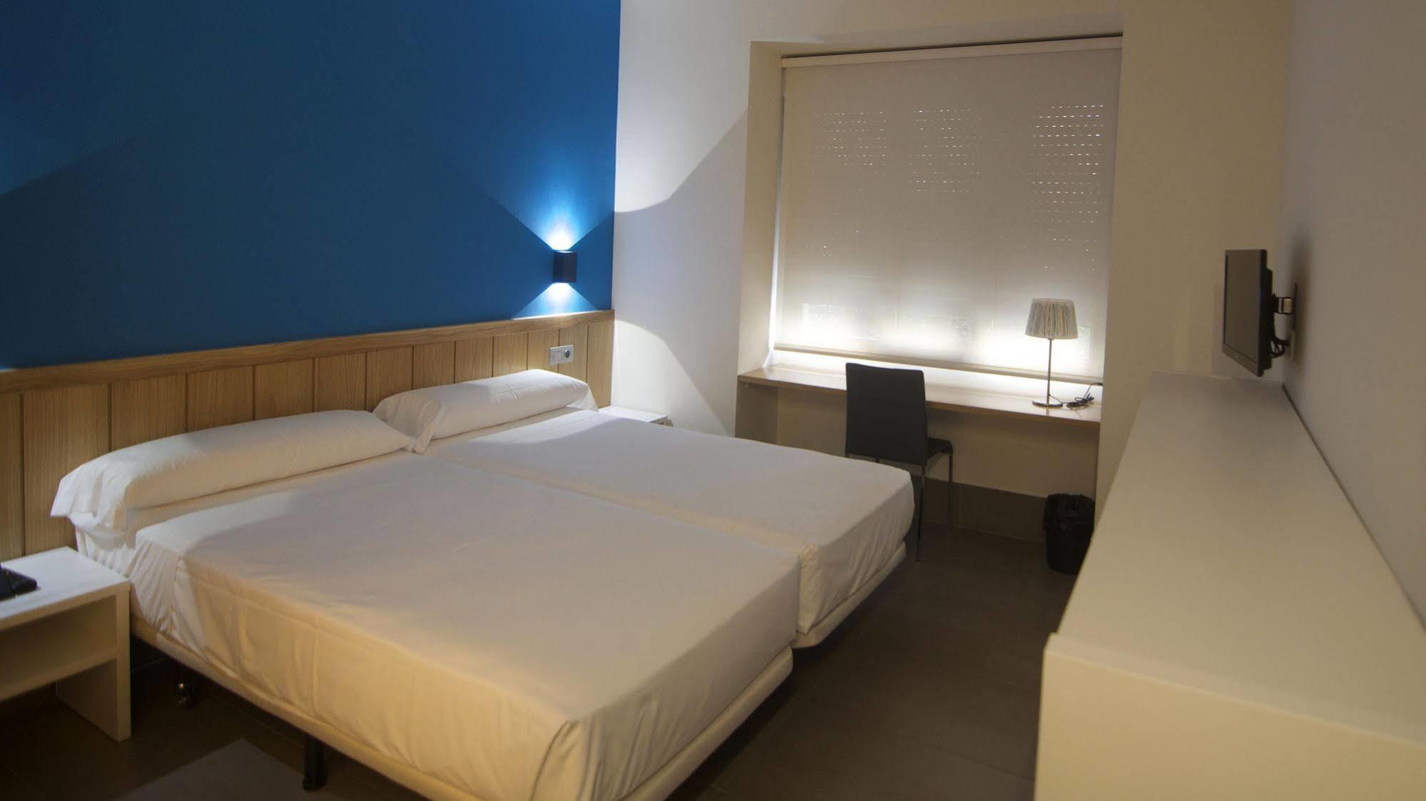 The Book Factory Hostel Valladolid Exteriör bild