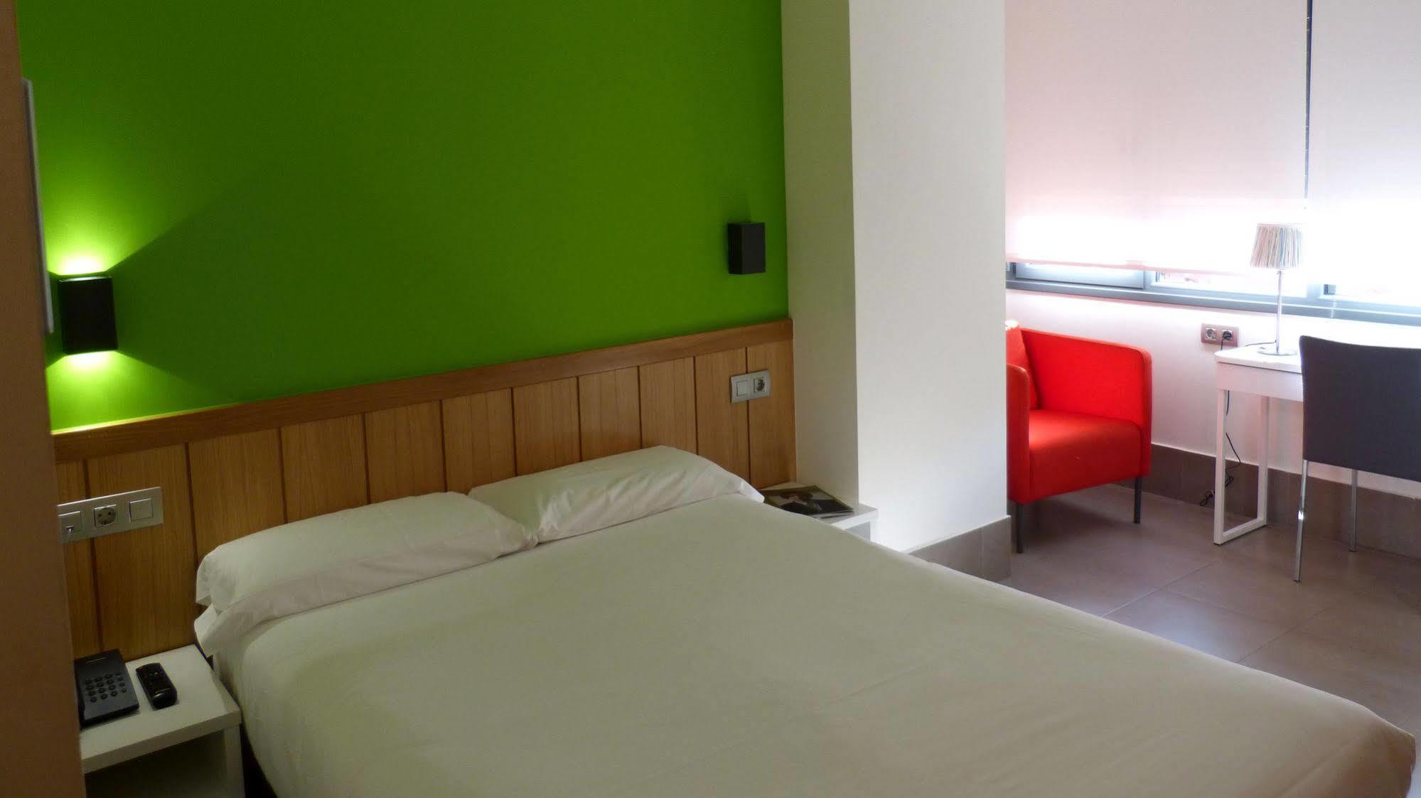 The Book Factory Hostel Valladolid Exteriör bild